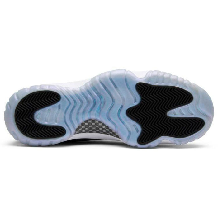 Air Jordan 11 Retro Low Emerald 528895 145 4
