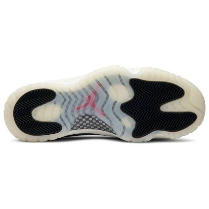 Air Jordan 11 Retro Low Light Bone Snakeskin CD6846 002 4