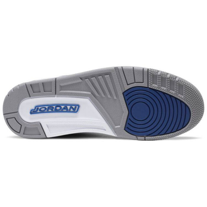 Air Jordan 3 Retro Varsity Royal CT8532 400 4